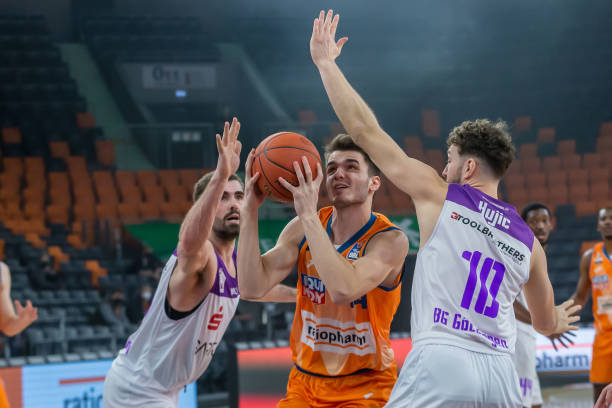 导张子宇完 导张子宇完