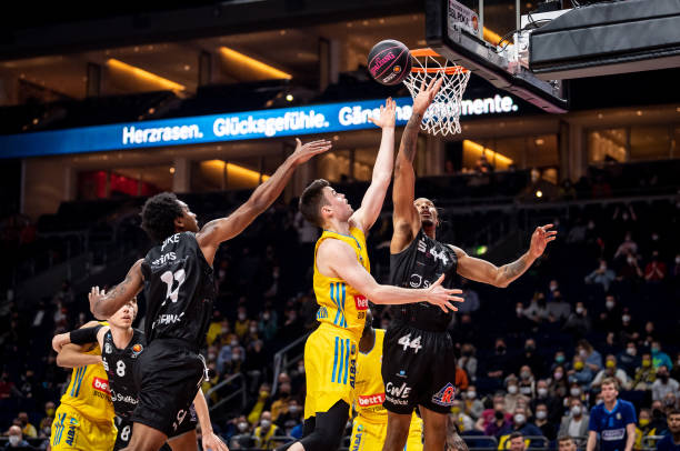 造成深远影 造成深远影