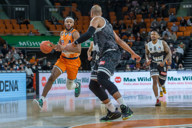 龄增长及伤 龄增长及伤